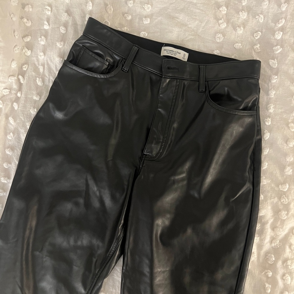 Abercrombie & Fitch The Ankle Straight Ultra High Rise Leather Pants
